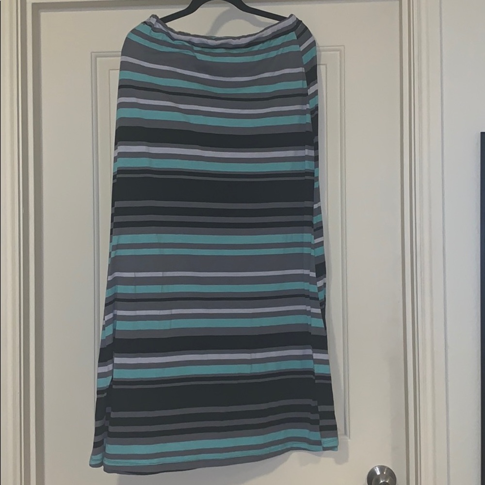 Long Skirt - Picture 2 of 3